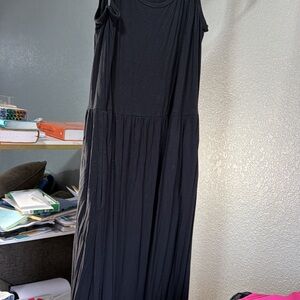 Elegant Black Sleeveless Dress